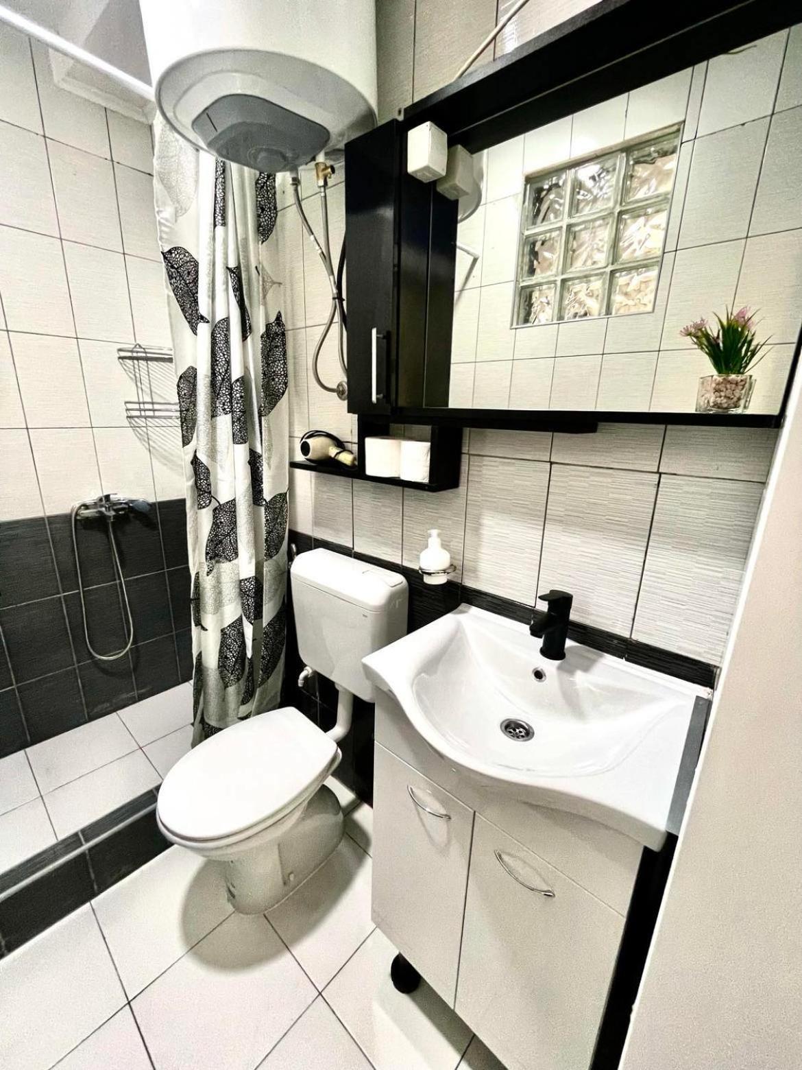 Apartment Adel Mostar Extérieur photo